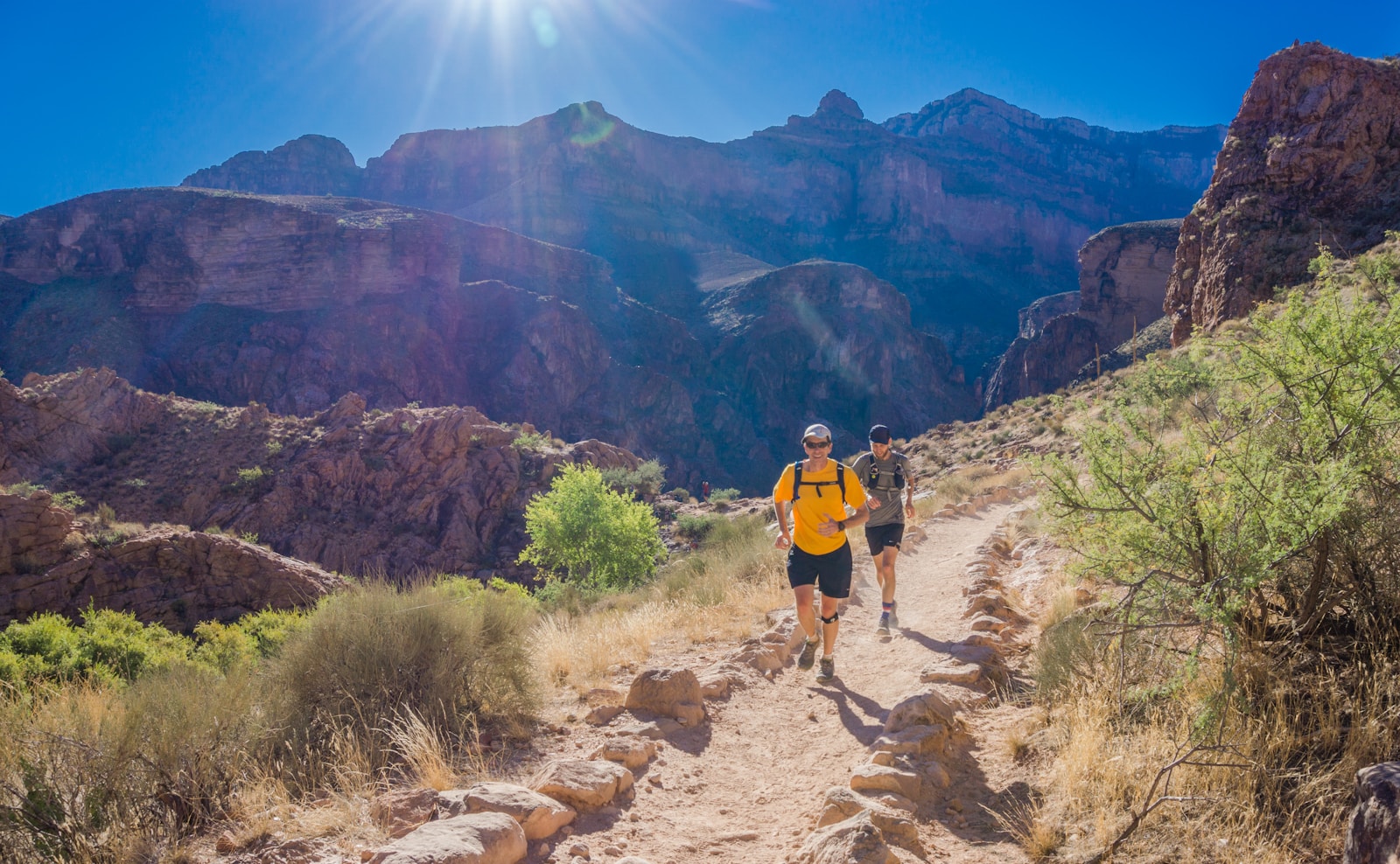 Lire la suite à propos de l’article Chaussure Trail Running : Trouvez la Paire Parfaite pour Vos Sentiers